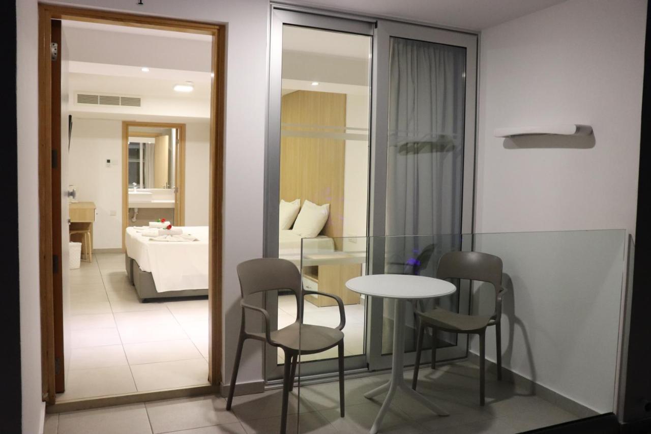 Joy Hotel Apts Agia Napa Buitenkant foto